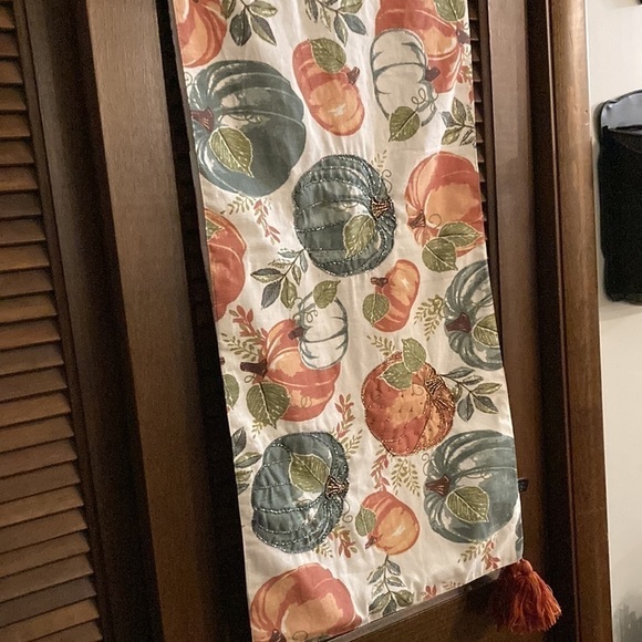 NWT! Rachel Roy PUMPKIN TABLE RUNNER w/Bead Embellishments! - Picture 11 of 14